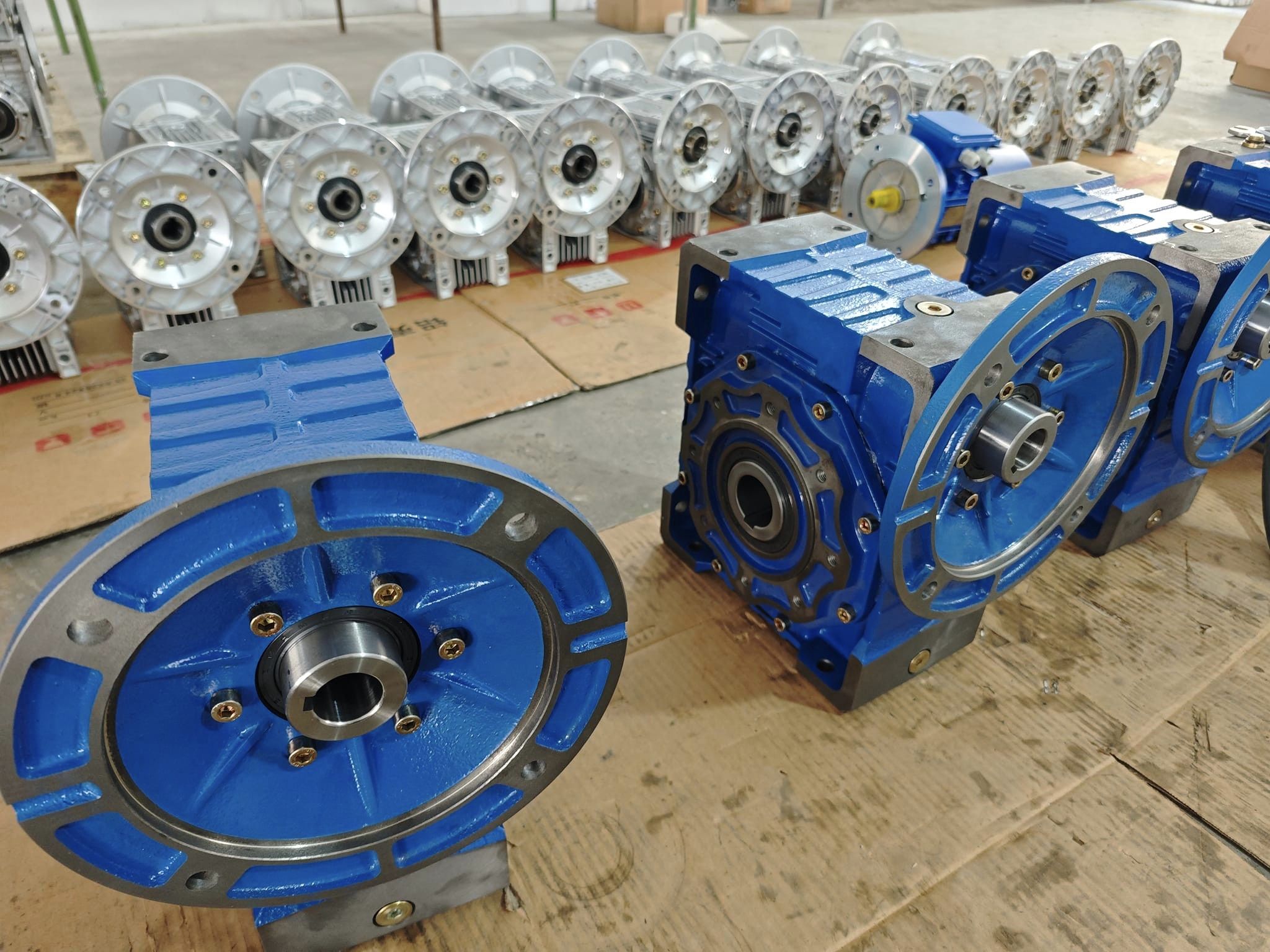 What is Gear Box? What are Main Components of Gear Box?